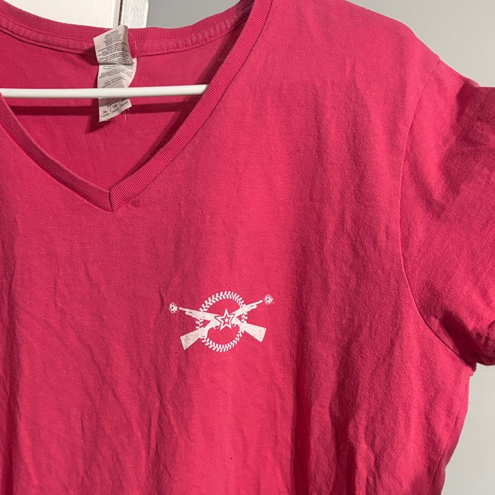 Gildan Pink V-Neck T-Shirt